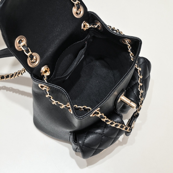 シャネルバッグ着用イメージ